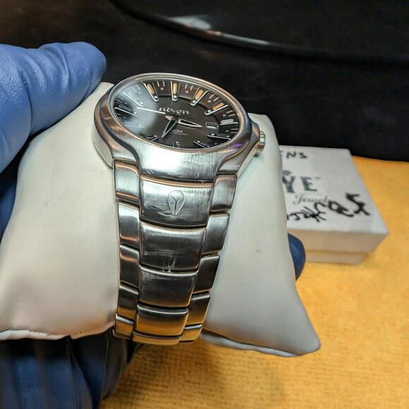 Nixon "The Venture" (Black) 100M Japanese Miyota Movement & Date [7D] - Picture 2 of 5